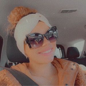 Meet your Posher, Angelique